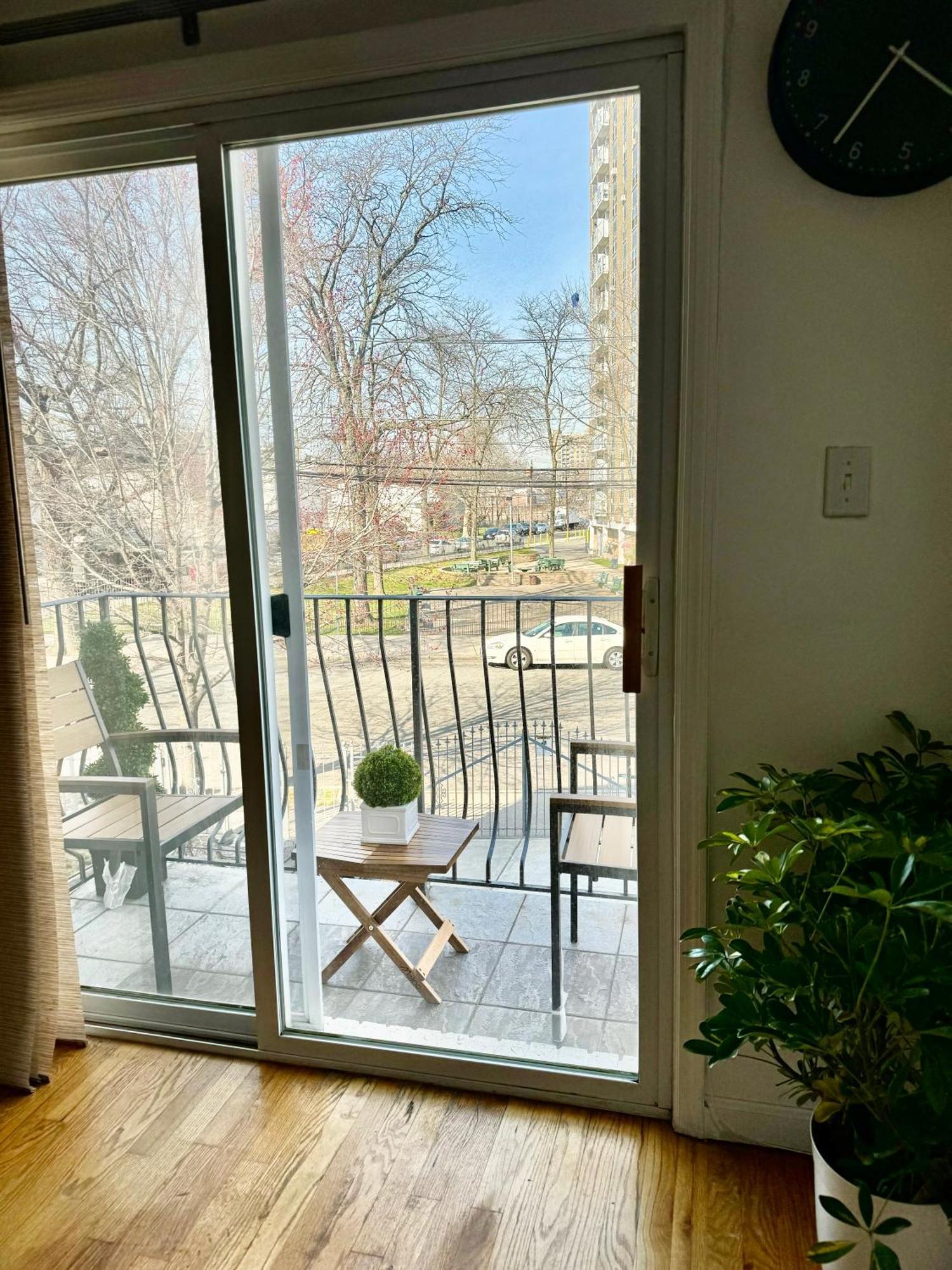 Stylish Evergreen Apartment By Newark Airport Exteriör bild